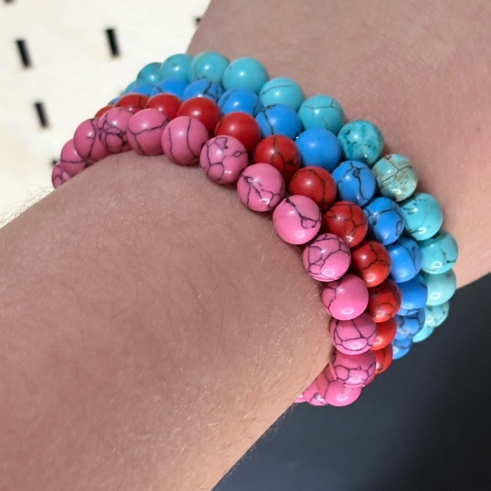 Handcrafted howlite beaded bracelet - Picture 4 of 9